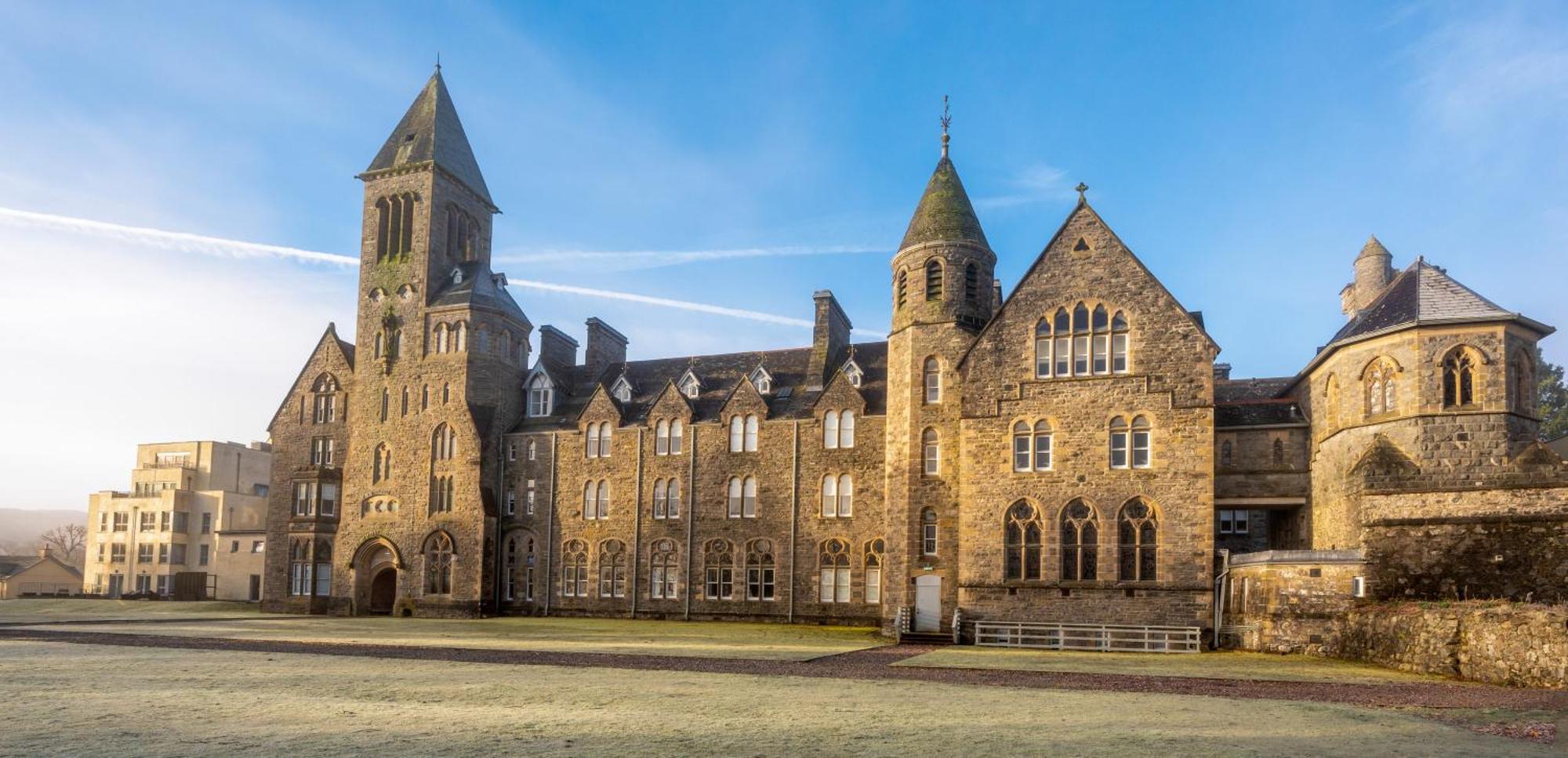 Monastery Apartment With Loch Ness View Форт Аугустус Екстериор снимка